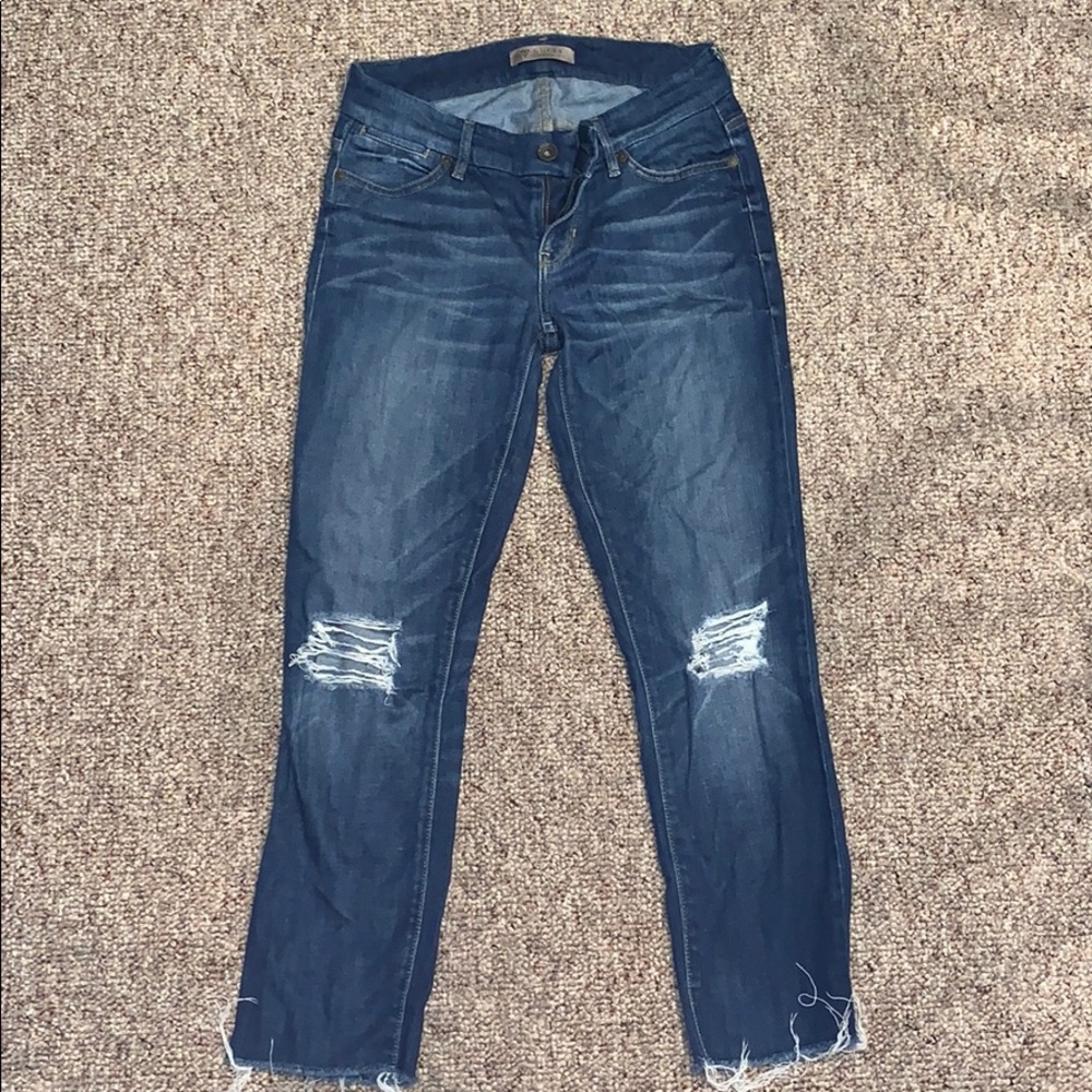 Guess Ripped Jeans💙